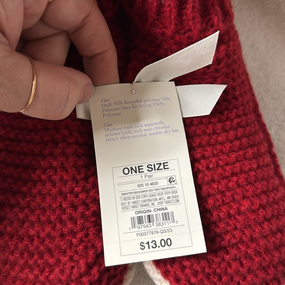 New Slippers w Grippers. Red O/S fits most. Knit Booties. Above the Stars. - Picture 5 of 6